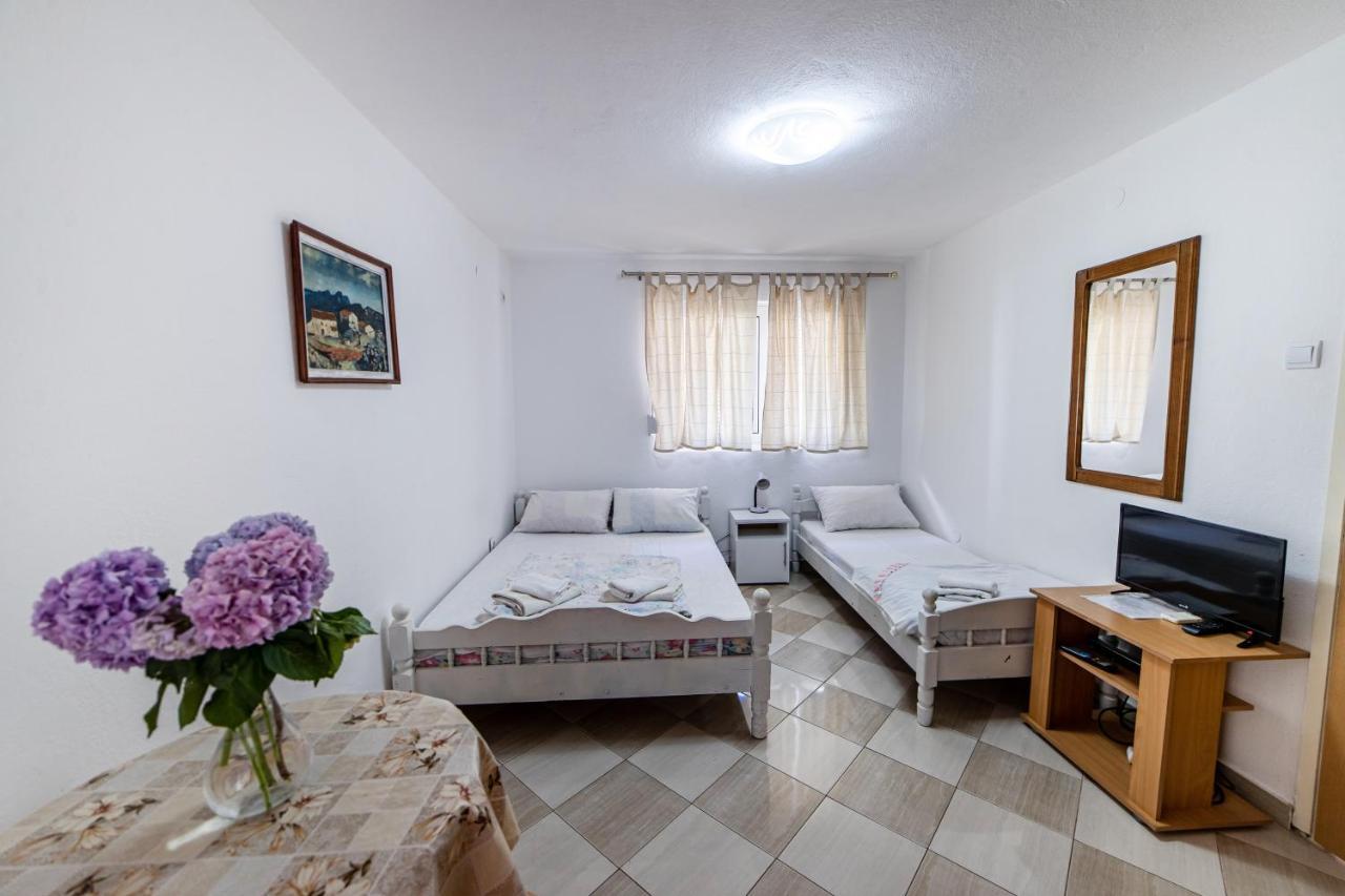 Apartments Vila Nikolic Rafailovici Exterior photo